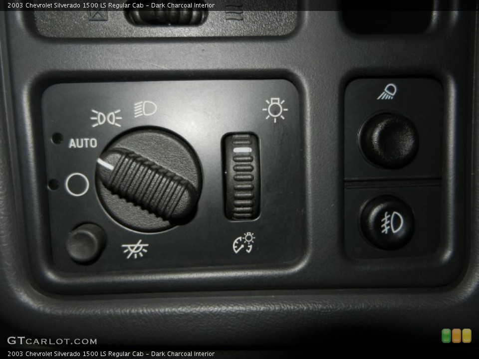 Dark Charcoal Interior Controls for the 2003 Chevrolet Silverado 1500 LS Regular Cab #71059814