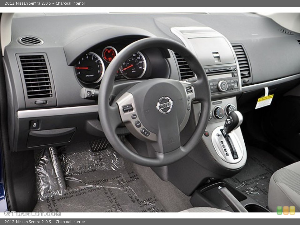 Charcoal Interior Photo for the 2012 Nissan Sentra 2.0 S #71064640