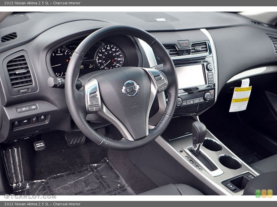 Charcoal Interior Photo for the 2013 Nissan Altima 2.5 SL #71065099