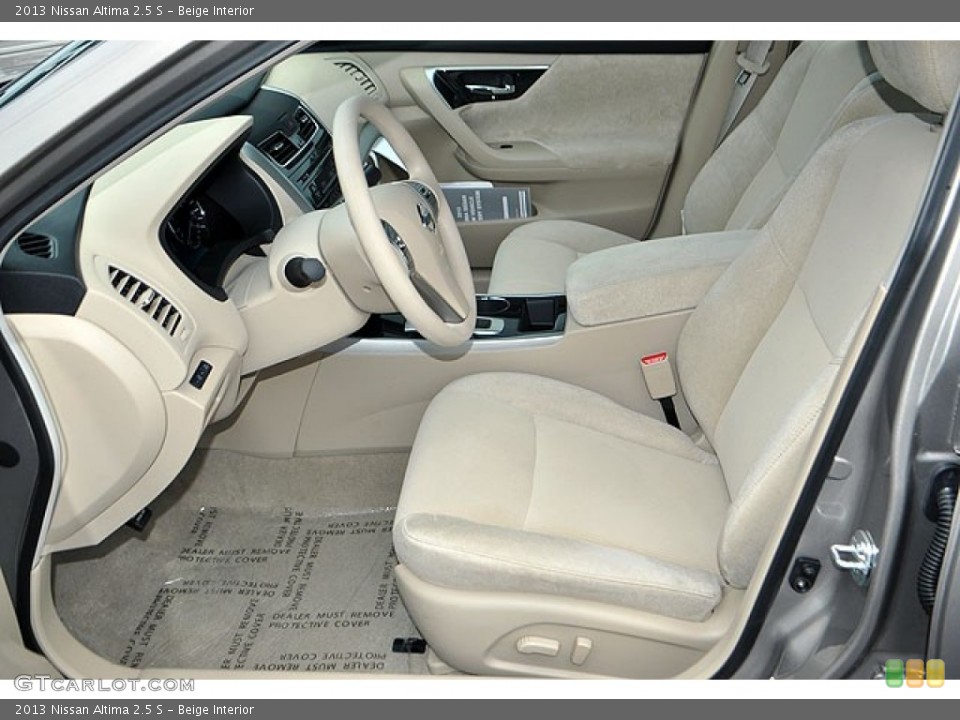 Beige Interior Photo for the 2013 Nissan Altima 2.5 S #71065261