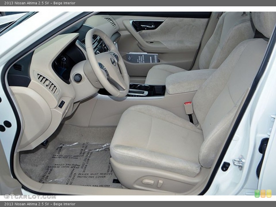 Beige Interior Photo for the 2013 Nissan Altima 2.5 SV #71065942