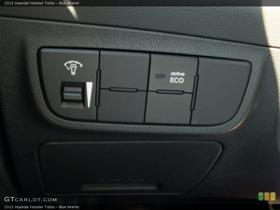 Blue Interior Controls for the 2013 Hyundai Veloster Turbo #71071888