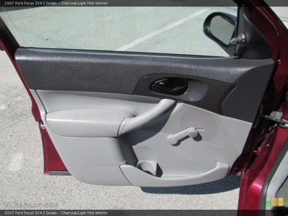Charcoal/Light Flint Interior Door Panel for the 2007 Ford Focus ZX4 S Sedan #71078038
