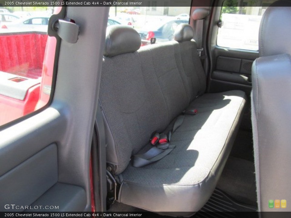 Dark Charcoal Interior Rear Seat for the 2005 Chevrolet Silverado 1500 LS Extended Cab 4x4 #71078229