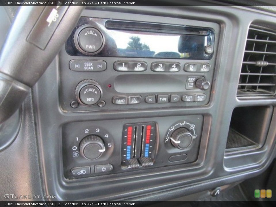 Dark Charcoal Interior Audio System for the 2005 Chevrolet Silverado 1500 LS Extended Cab 4x4 #71078257