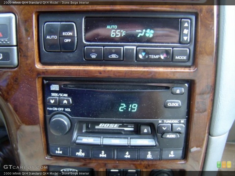 Stone Beige Interior Controls for the 2000 Infiniti QX4  #71078515