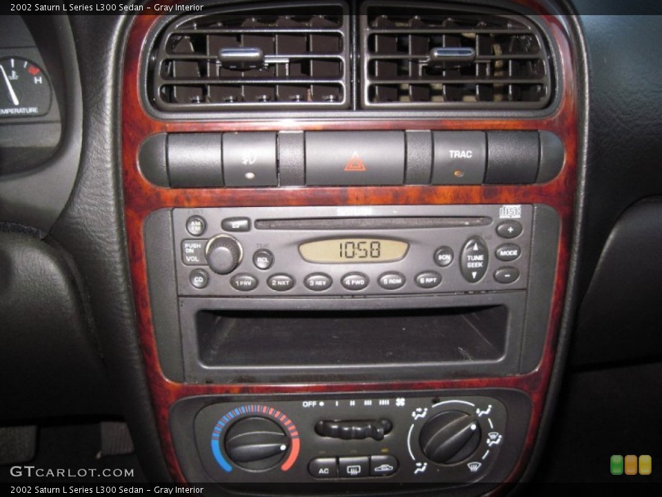 Gray Interior Controls for the 2002 Saturn L Series L300 Sedan #71089537