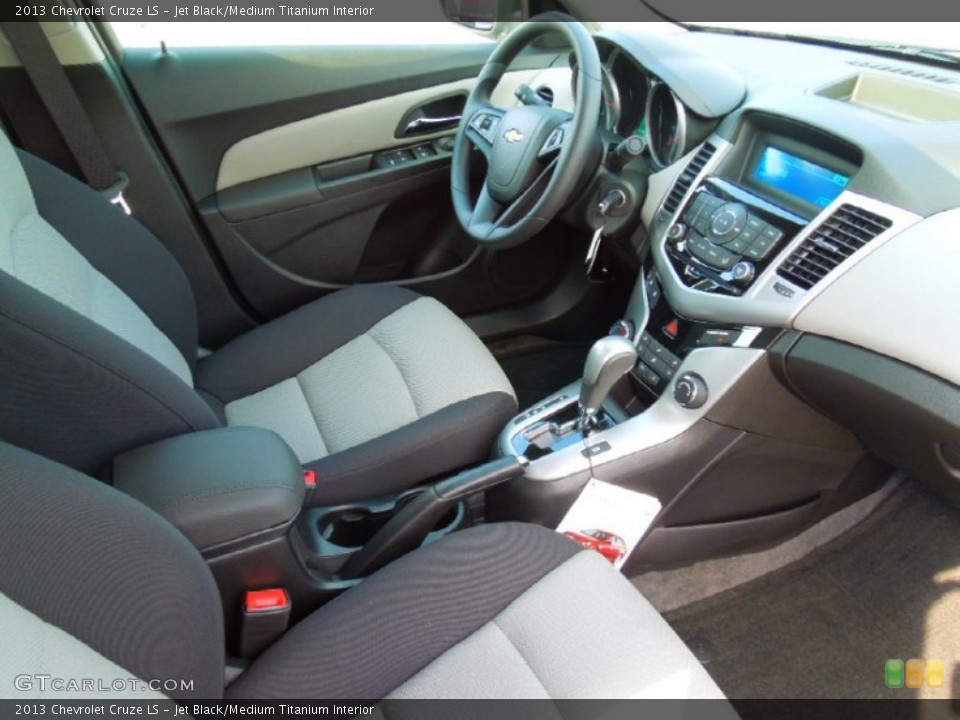 Jet Black/Medium Titanium Interior Photo for the 2013 Chevrolet Cruze LS #71122835