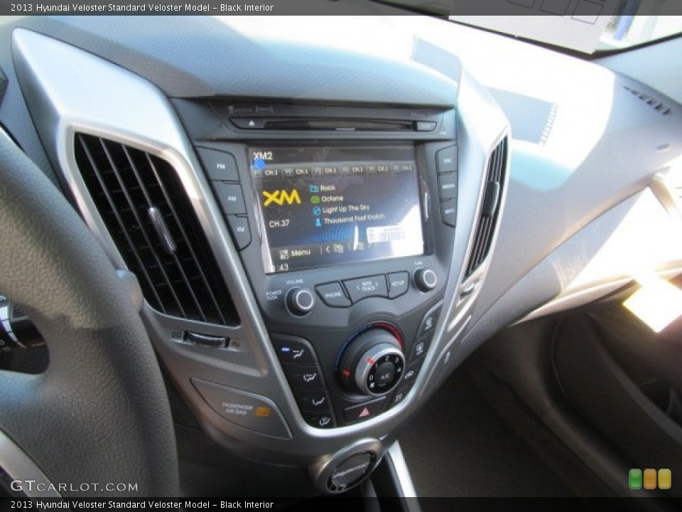 Black Interior Controls for the 2013 Hyundai Veloster  #71124227