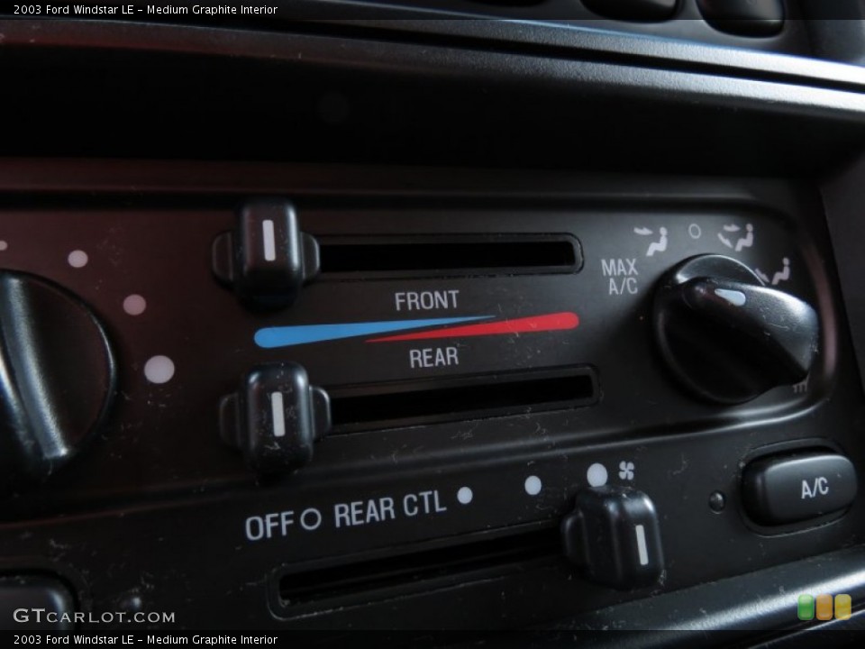 Medium Graphite Interior Controls for the 2003 Ford Windstar LE #71126903