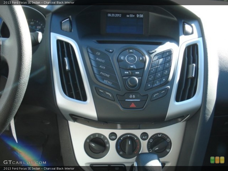 Charcoal Black Interior Controls for the 2013 Ford Focus SE Sedan #71130983