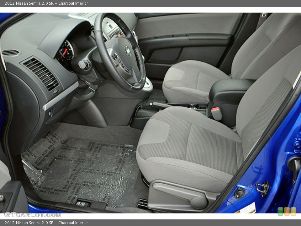 Charcoal Interior Photo for the 2012 Nissan Sentra 2.0 SR #71132862