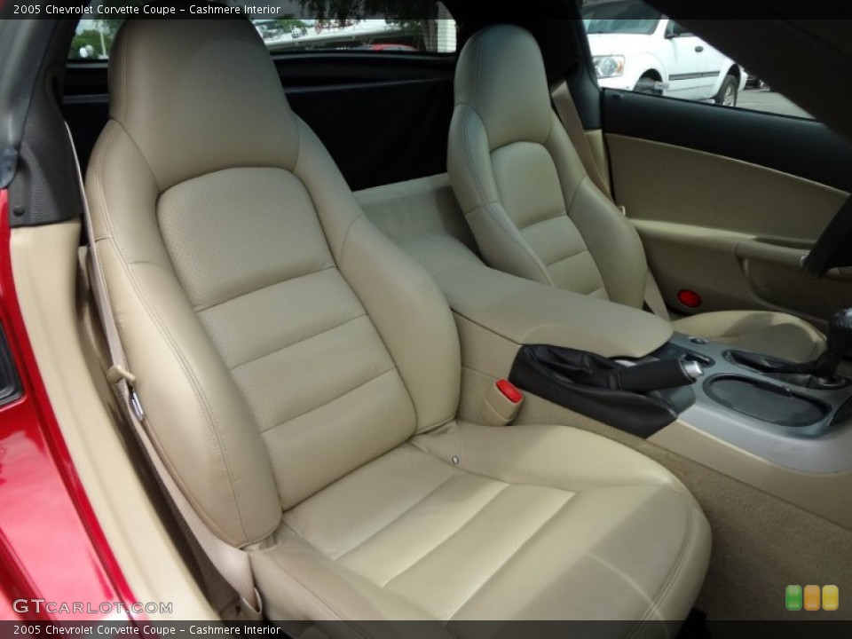 Cashmere Interior Photo for the 2005 Chevrolet Corvette Coupe #71134815