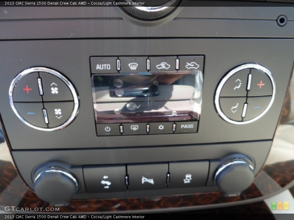 Cocoa/Light Cashmere Interior Controls for the 2013 GMC Sierra 1500 Denali Crew Cab AWD #71141522