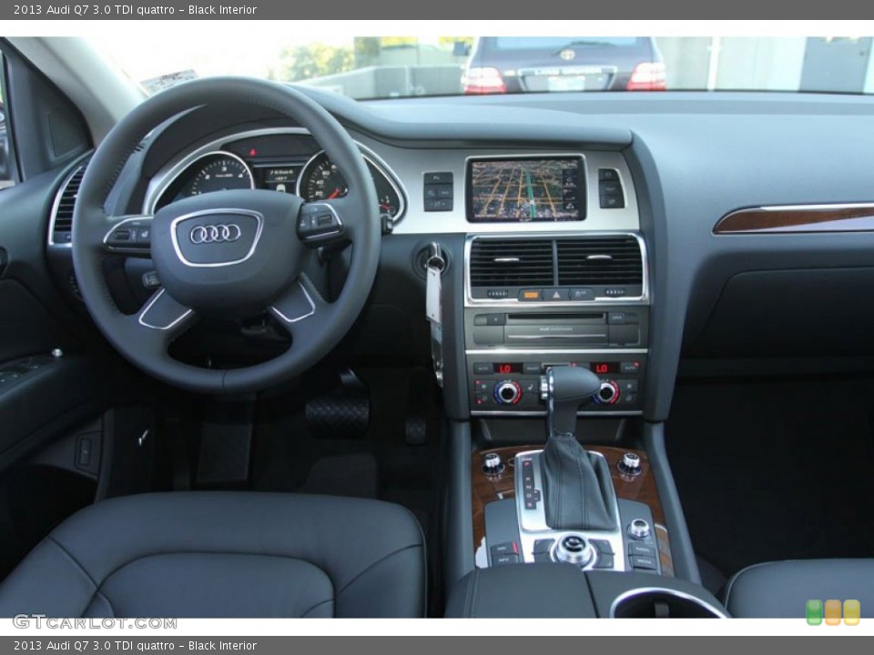 Black Interior Dashboard for the 2013 Audi Q7 3.0 TDI quattro #71144760