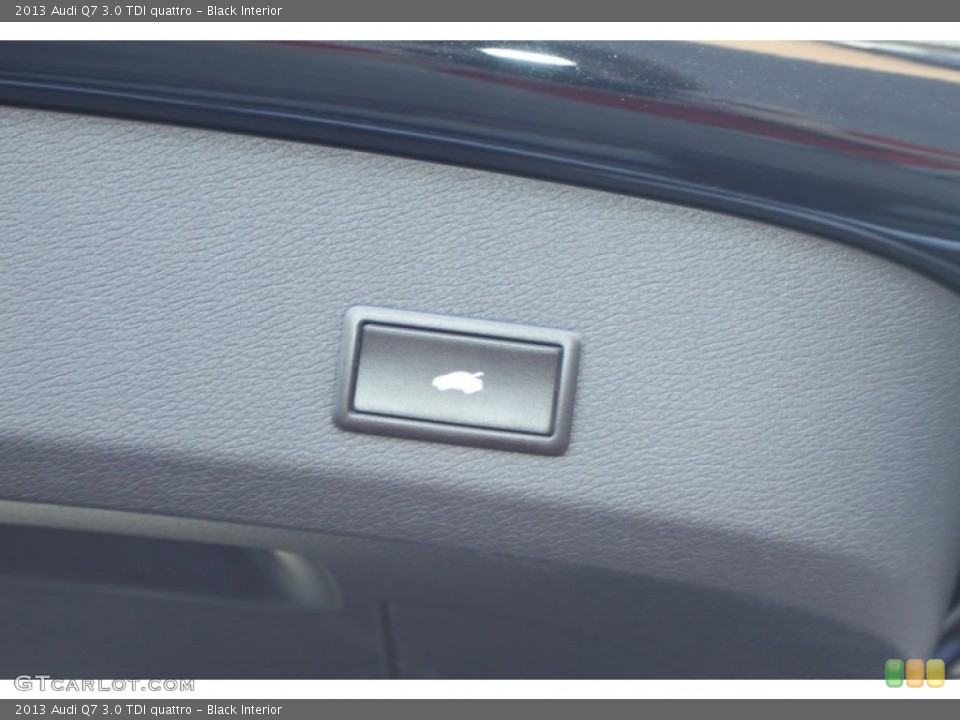 Black Interior Controls for the 2013 Audi Q7 3.0 TDI quattro #71144832
