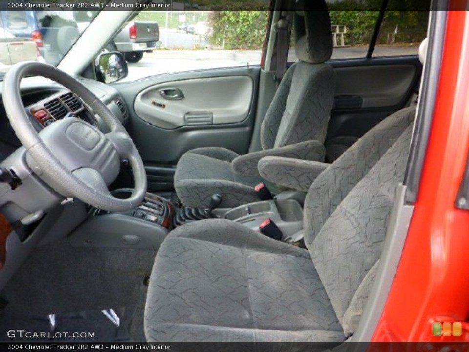 Medium Gray Interior Photo for the 2004 Chevrolet Tracker ZR2 4WD #71161236
