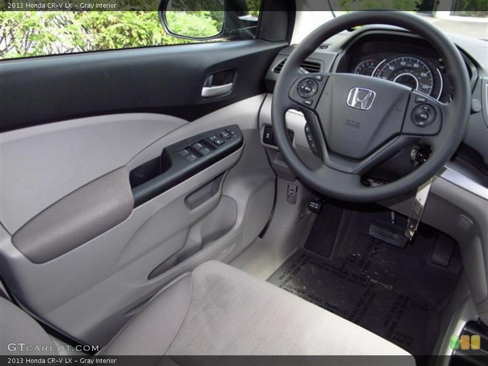 Gray Interior Photo for the 2013 Honda CR-V LX #71179244