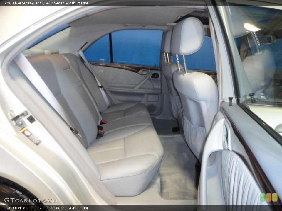 Ash Interior Photo for the 2000 Mercedes-Benz E 430 Sedan #71209459