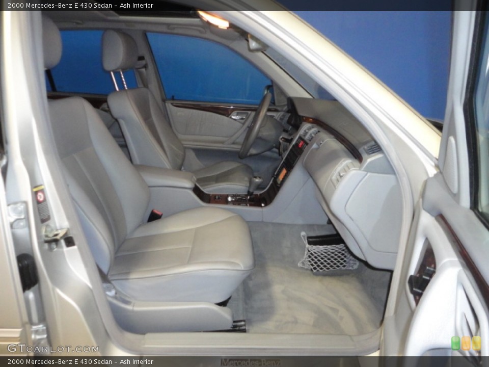 Ash Interior Photo for the 2000 Mercedes-Benz E 430 Sedan #71209471