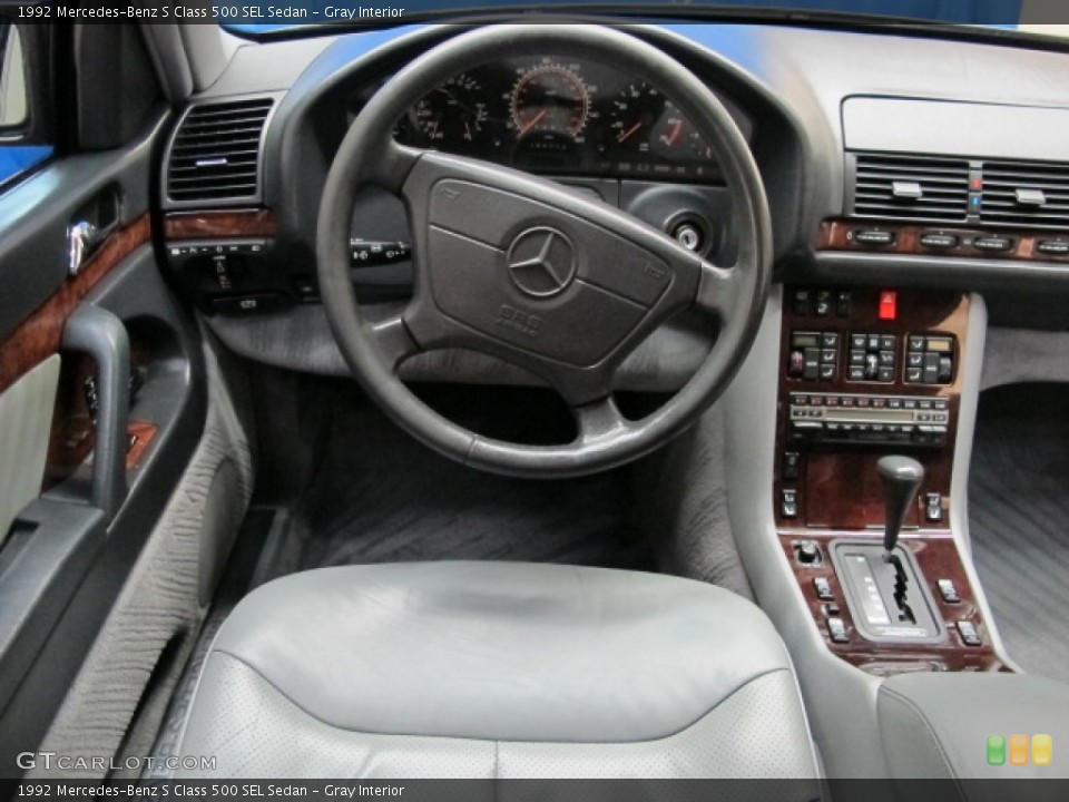 Gray Interior Dashboard for the 1992 Mercedes-Benz S Class 500 SEL Sedan #71212426