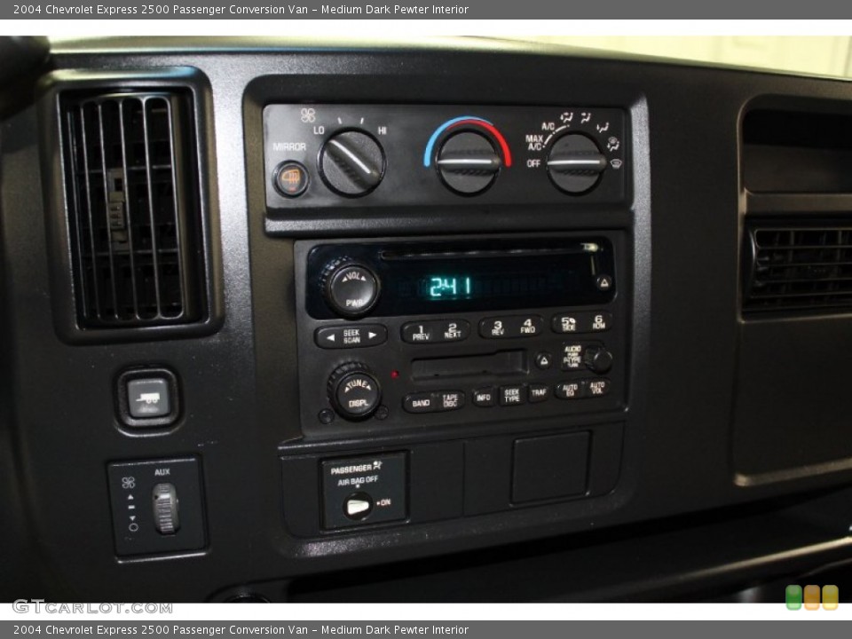 Medium Dark Pewter Interior Controls for the 2004 Chevrolet Express 2500 Passenger Conversion Van #71272432