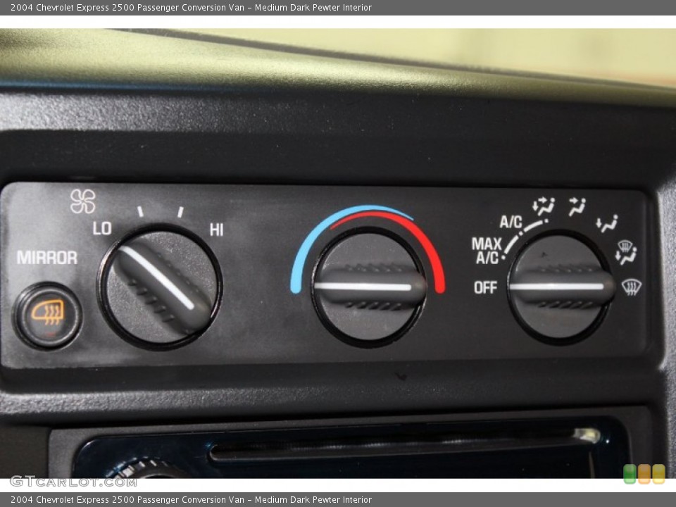 Medium Dark Pewter Interior Controls for the 2004 Chevrolet Express 2500 Passenger Conversion Van #71272438