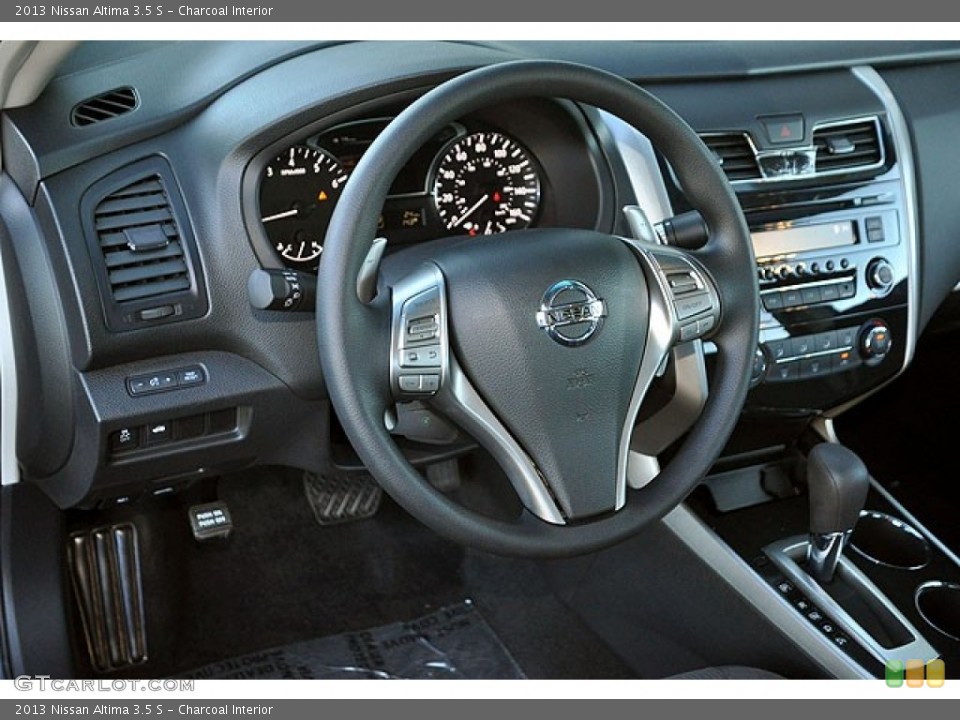 Charcoal Interior Photo for the 2013 Nissan Altima 3.5 S #71276095