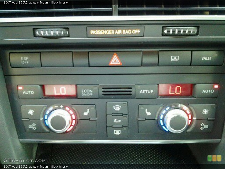 Black Interior Controls for the 2007 Audi S6 5.2 quattro Sedan #71276545