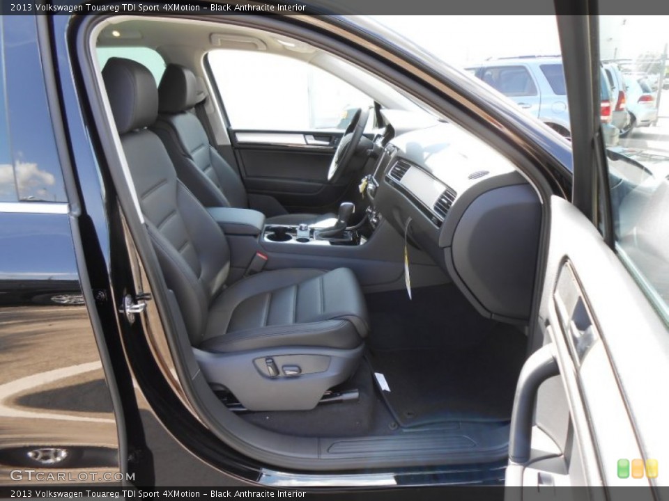 Black Anthracite Interior Photo for the 2013 Volkswagen Touareg TDI Sport 4XMotion #71300086