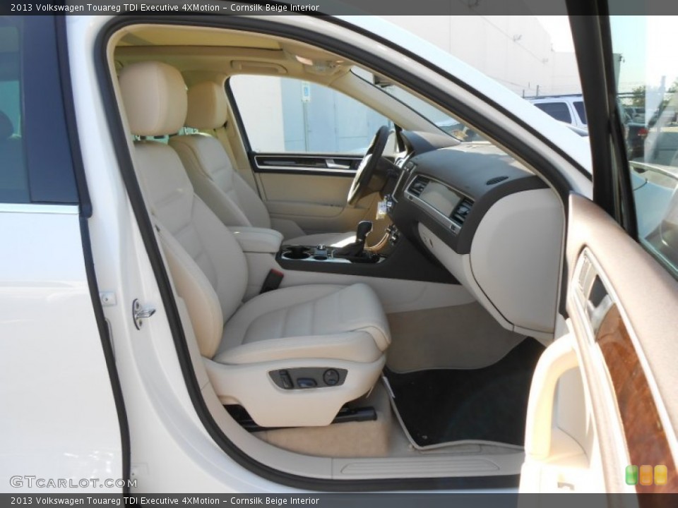 Cornsilk Beige Interior Photo for the 2013 Volkswagen Touareg TDI Executive 4XMotion #71300323