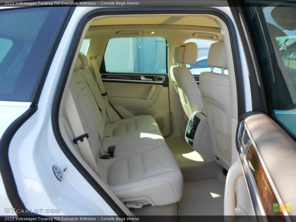 Cornsilk Beige Interior Photo for the 2013 Volkswagen Touareg TDI Executive 4XMotion #71300332