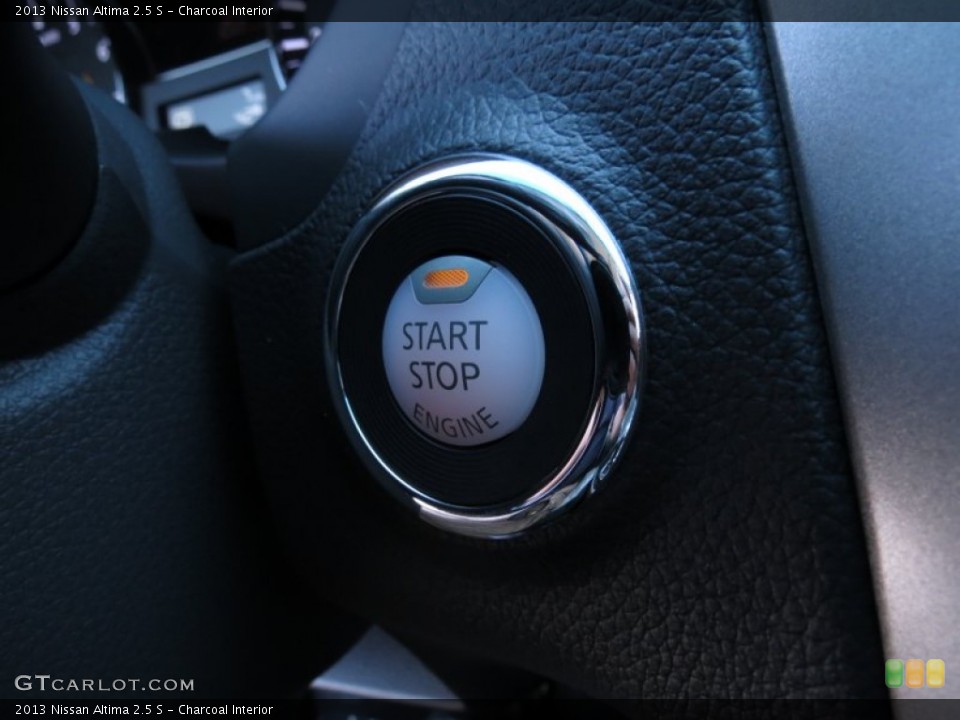 Charcoal Interior Controls for the 2013 Nissan Altima 2.5 S #71315296