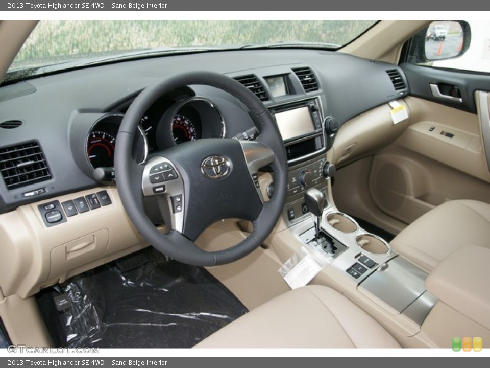 Sand Beige Interior Photo for the 2013 Toyota Highlander SE 4WD #71321833