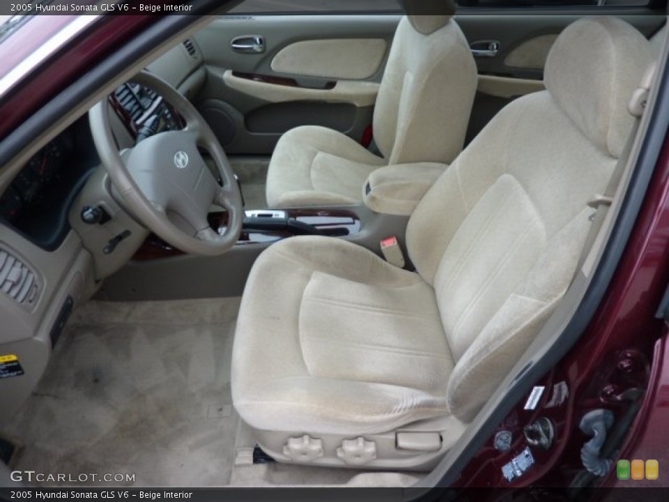 Beige Interior Photo for the 2005 Hyundai Sonata GLS V6 #71340392