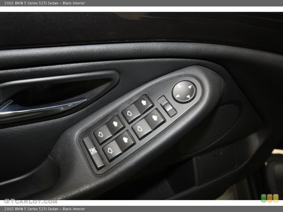 Black Interior Controls for the 2002 BMW 5 Series 525i Sedan #71388376