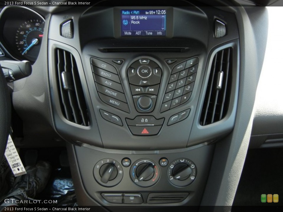 Charcoal Black Interior Controls for the 2013 Ford Focus S Sedan #71389406