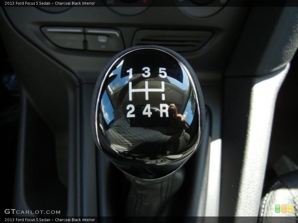 Charcoal Black Interior Transmission for the 2013 Ford Focus S Sedan #71389414