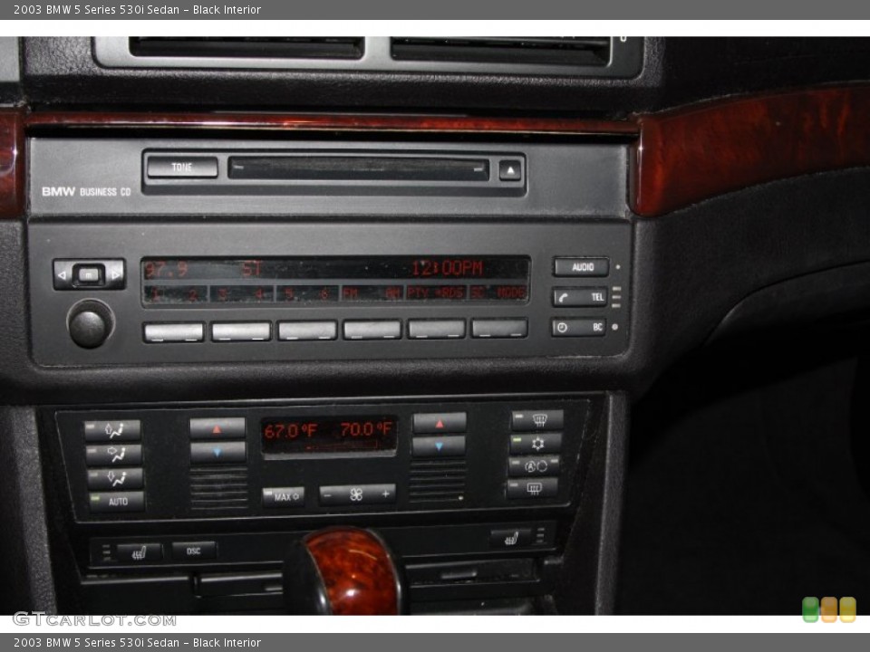 Black Interior Controls for the 2003 BMW 5 Series 530i Sedan #71393854