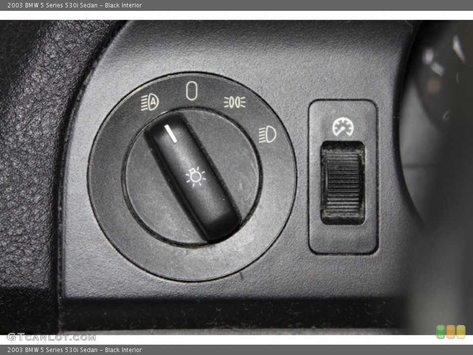 Black Interior Controls for the 2003 BMW 5 Series 530i Sedan #71393920