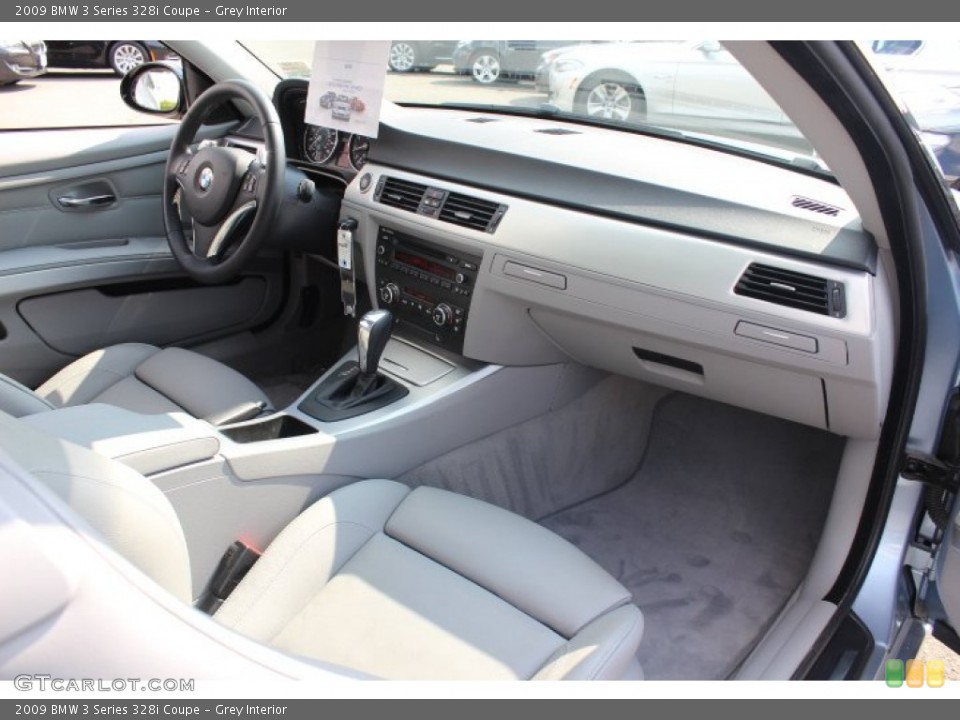Grey Interior Dashboard for the 2009 BMW 3 Series 328i Coupe #71400886