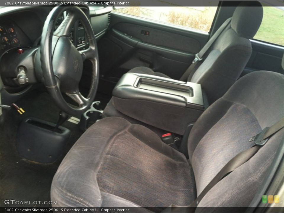 Graphite Interior Photo for the 2002 Chevrolet Silverado 2500 LS Extended Cab 4x4 #71403238