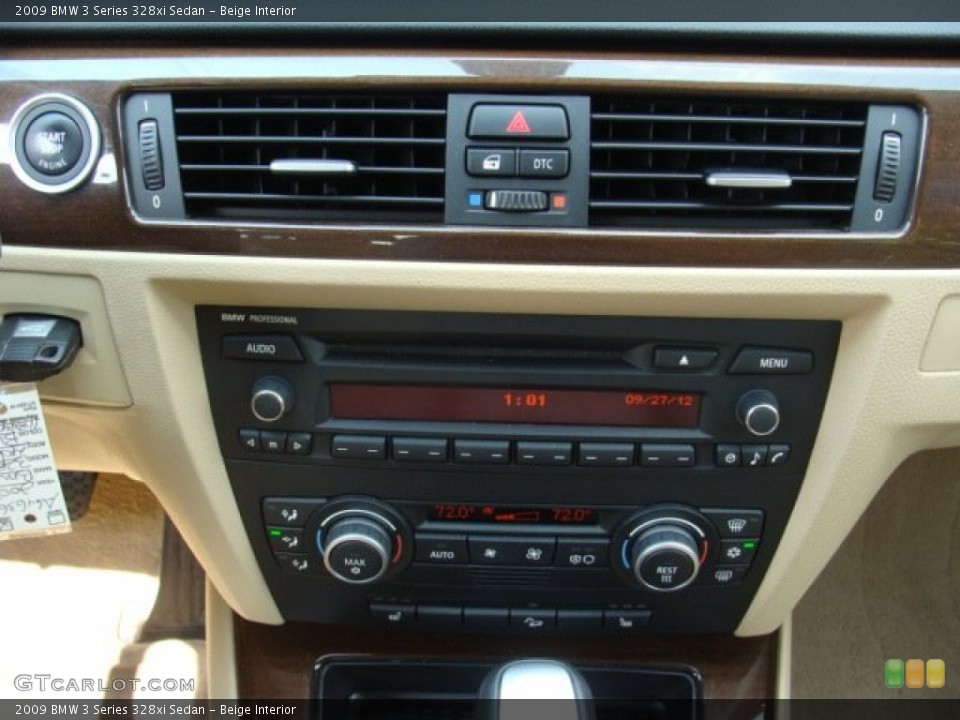 Beige Interior Controls for the 2009 BMW 3 Series 328xi Sedan #71405043