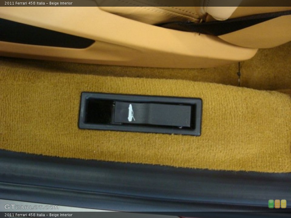 Beige Interior Controls for the 2011 Ferrari 458 Italia #71407884