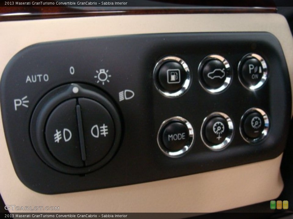 Sabbia Interior Controls for the 2013 Maserati GranTurismo Convertible GranCabrio #71408461