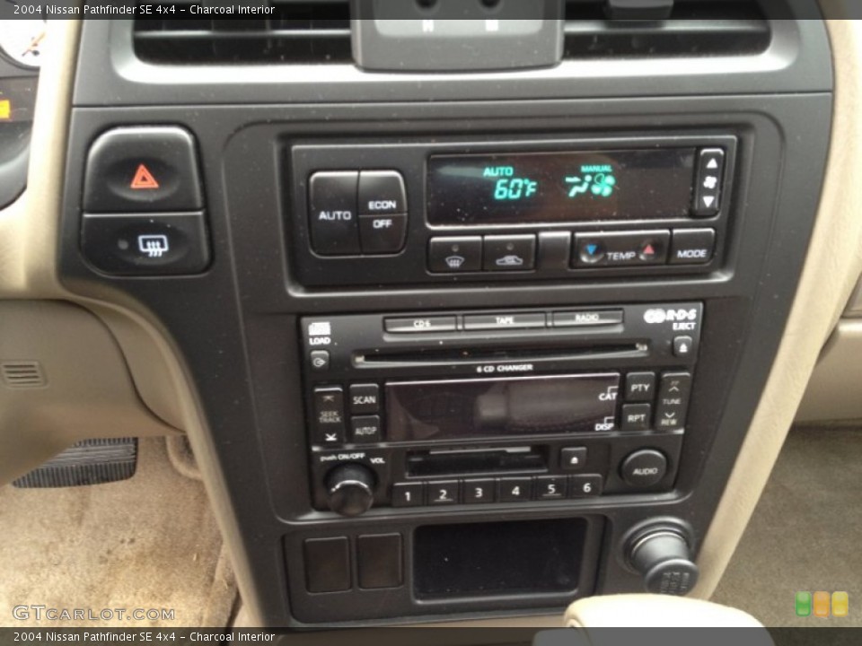 Charcoal Interior Controls for the 2004 Nissan Pathfinder SE 4x4 #71414185