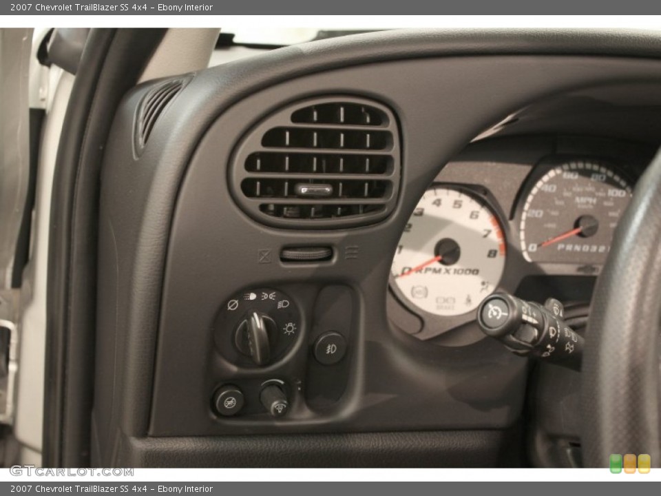 Ebony Interior Controls for the 2007 Chevrolet TrailBlazer SS 4x4 #71423590