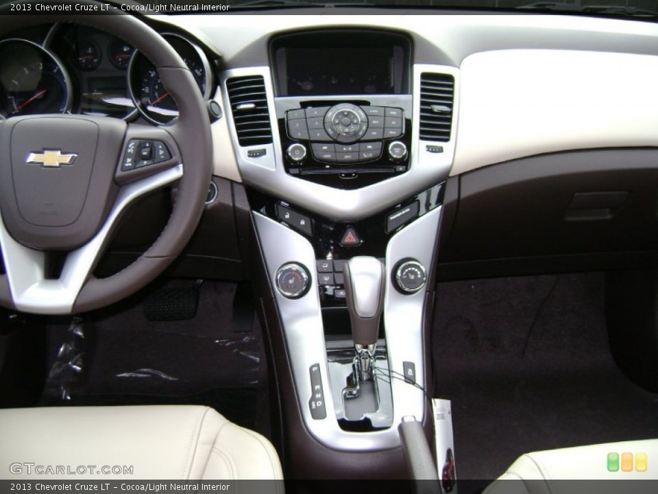 Cocoa/Light Neutral Interior Dashboard for the 2013 Chevrolet Cruze LT #71466380