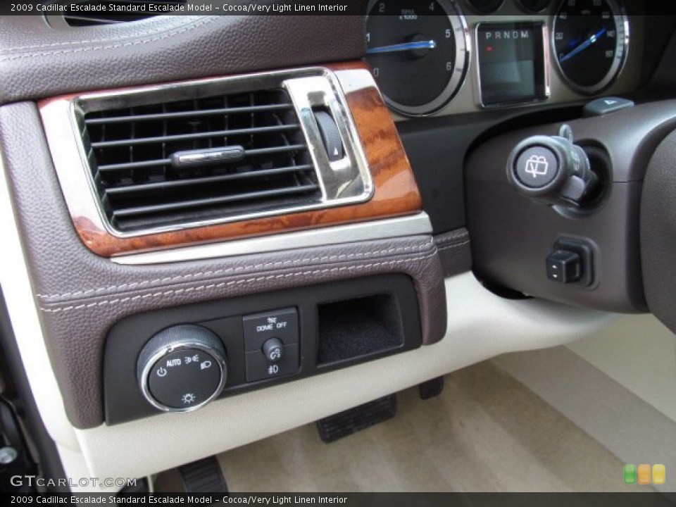 Cocoa/Very Light Linen Interior Controls for the 2009 Cadillac Escalade  #71491408