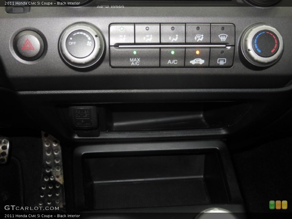 Black Interior Controls for the 2011 Honda Civic Si Coupe #71498665